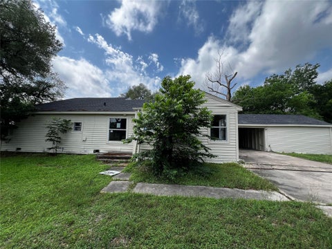 Photo of 1805 E North Street, Victoria, TX 77901 (MLS # 63680629)
