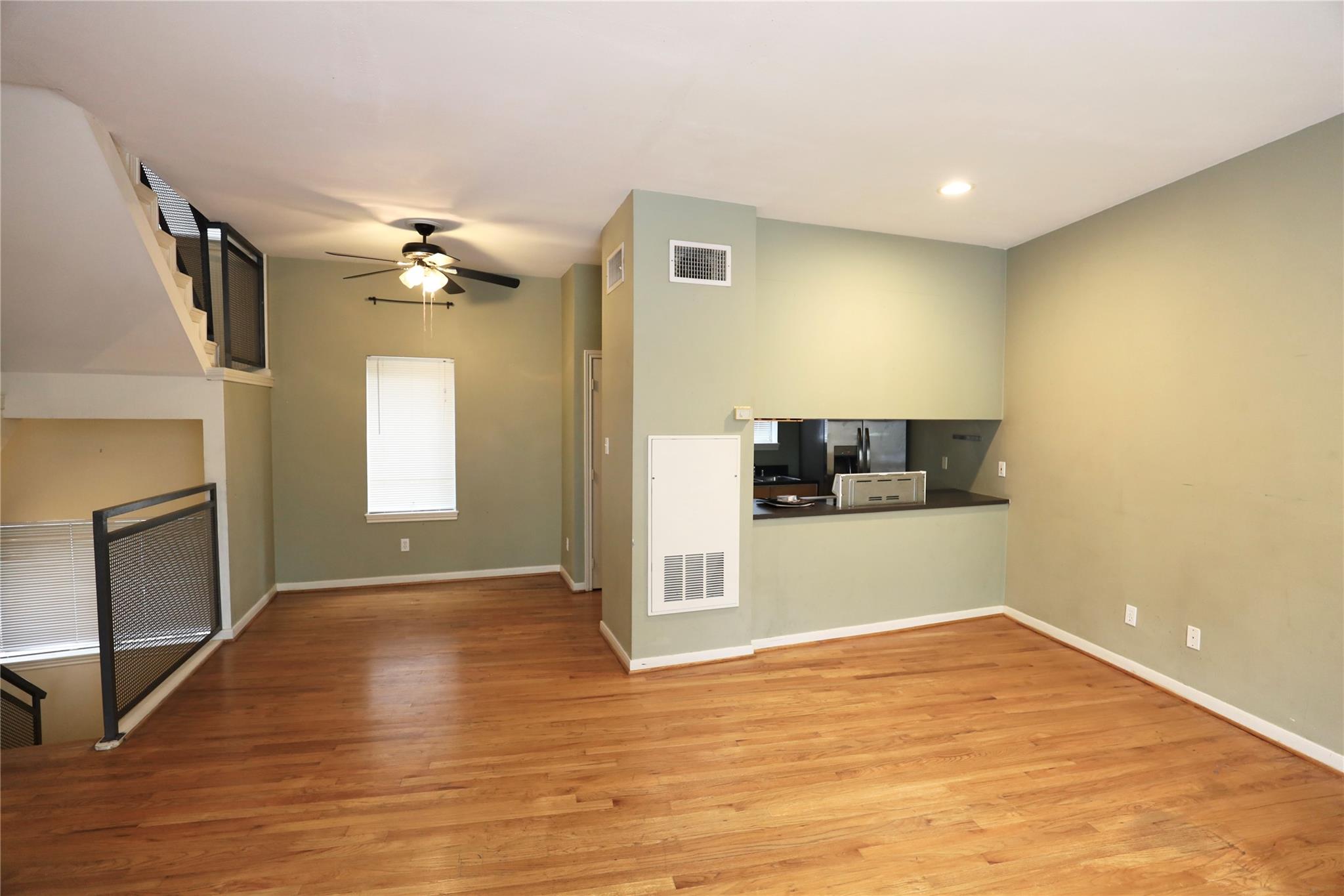 404 Rosalie