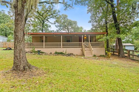 Photo of 17 Pine Wood Drive, Huntsville, TX 77320 (MLS # 67905492)
