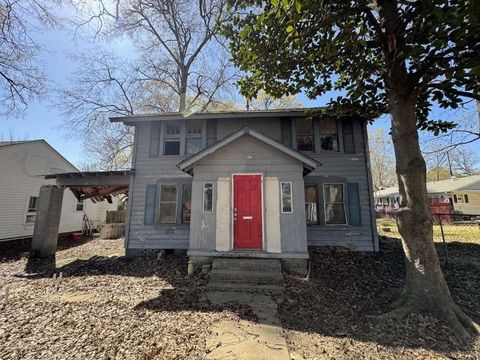 Homes For Sale - 2609 Pine Street<br/> Texarkana, TX 75503