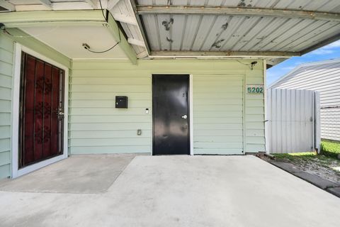 Tiny photo for 5202 Pensdale Street, Houston, TX 77033 (MLS # 45701908)