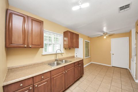 Tiny photo for 5202 Pensdale Street, Houston, TX 77033 (MLS # 45701908)
