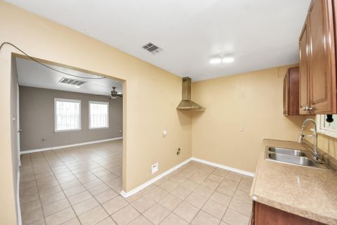 Tiny photo for 5202 Pensdale Street, Houston, TX 77033 (MLS # 45701908)