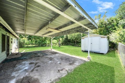 Tiny photo for 5202 Pensdale Street, Houston, TX 77033 (MLS # 45701908)