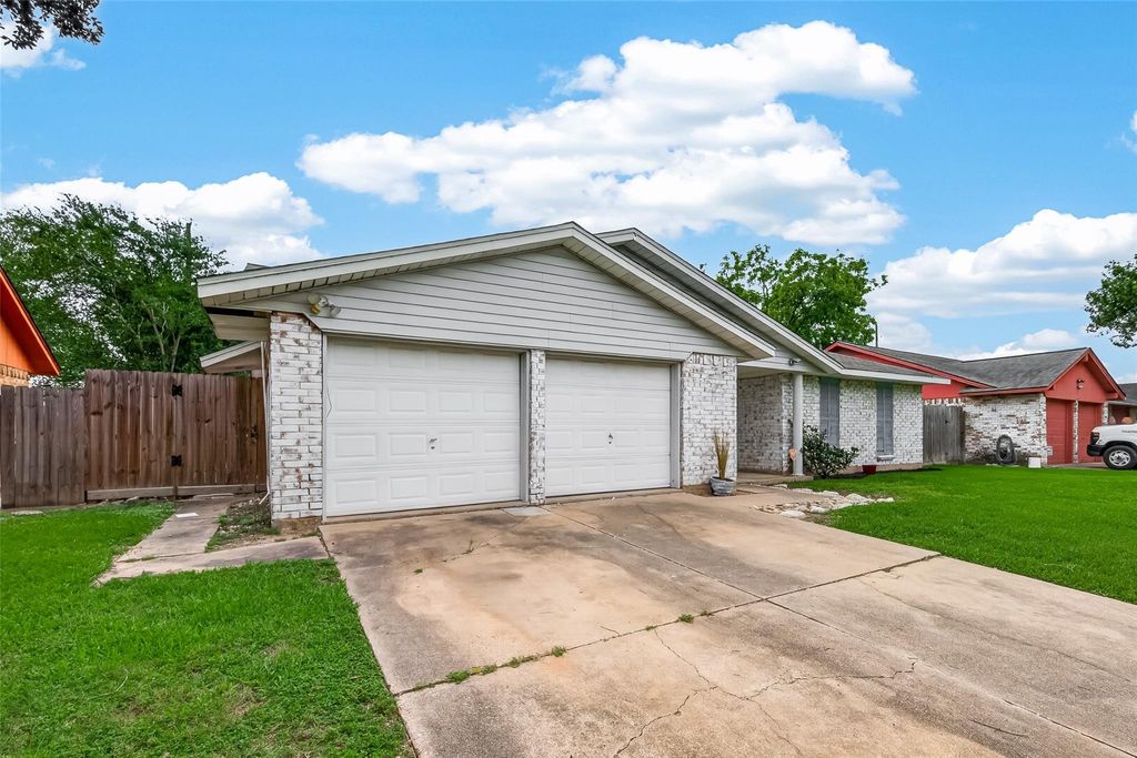 Photo of 1910 Blindlake Drive, Houston, TX 77084 (MLS # 92987810)