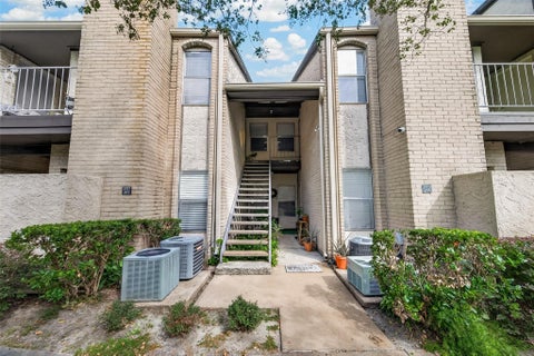 Photo of 2021 Spenwick Drive #217, Houston, TX 77055 (MLS # 72141636)