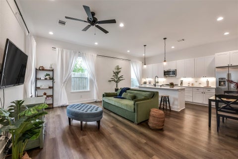 Photo of 1228 Mcneil Street, Houston, TX 77009 (MLS # 18427029)