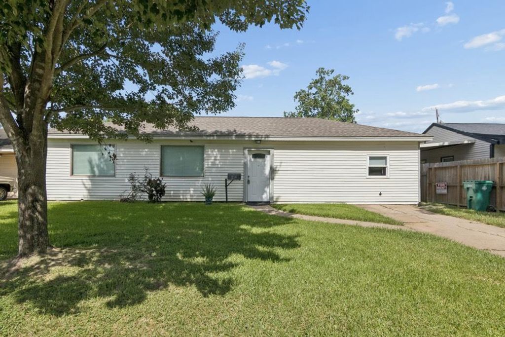 Photo of 216 Bearle Street, Pasadena, TX 77506 (MLS # 70675124)