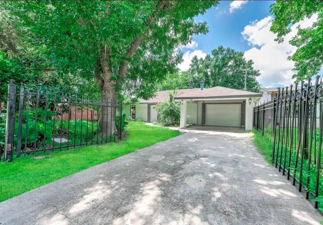 1305 Winchester Dr