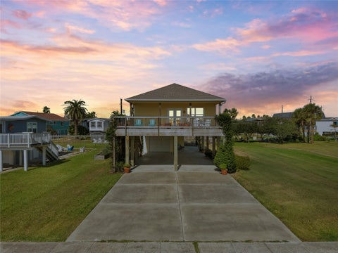 Photo of 16610 Jolly Roger Road, Jamaica Beach, TX 77554 (MLS # 11563427)