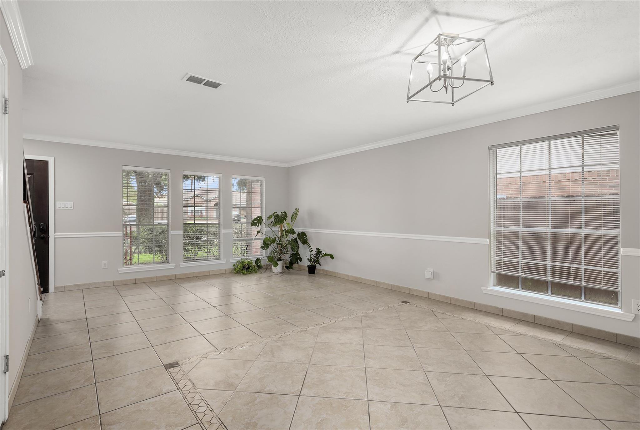 602 Oak Briar Drive