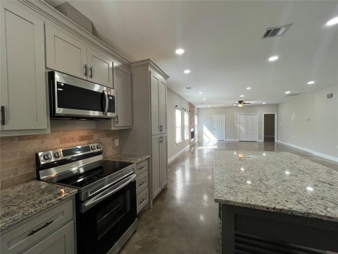 Homes For Rent - 30023 Rosebud Street<br/> Magnolia, TX 77354