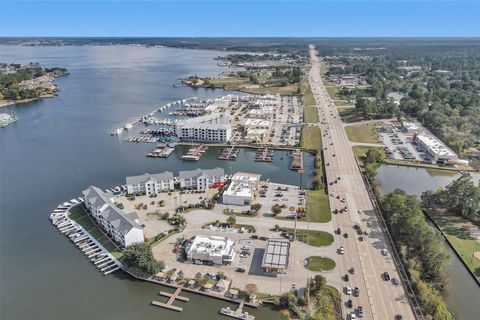 Photo of 168 Lake Point Boulevard #104, Montgomery, TX 77356 (MLS # 67767527)