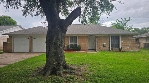 Photo of 1404 Cactus Street, Baytown, TX 77521 (MLS # 74302776)