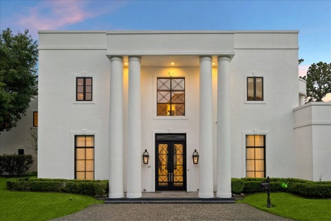 Photo of 24 Crestwood Drive, Houston, TX 77007 (MLS # 44007478)