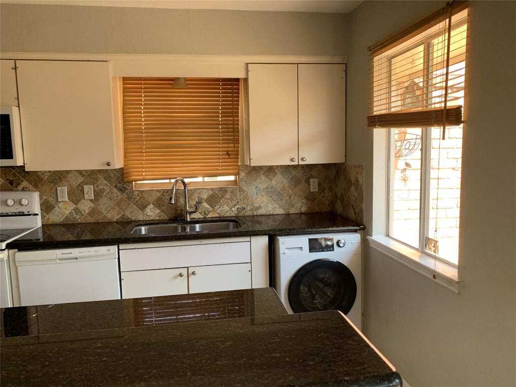 Photo of 6479 Olympia Drive, Houston, TX 77057 (MLS # 38828523)