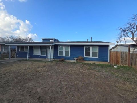 Homes For Sale - 275 Coral Avenue<br/> San Antonio, TX 78223