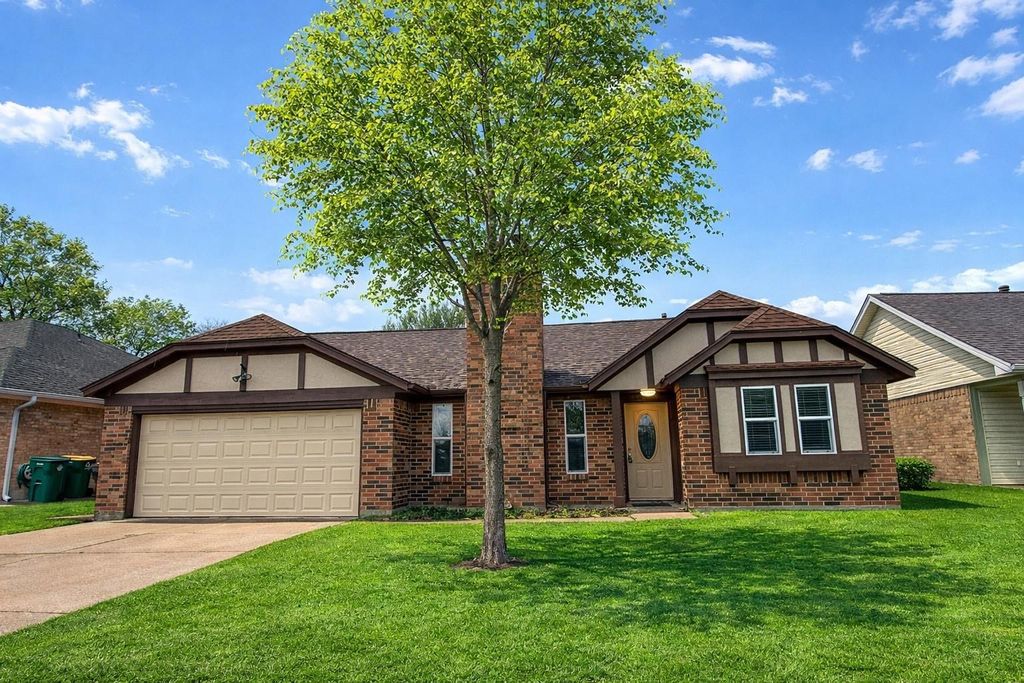 Photo of 3618 Raindrops Road, Pasadena, TX 77505 (MLS # 43528580)