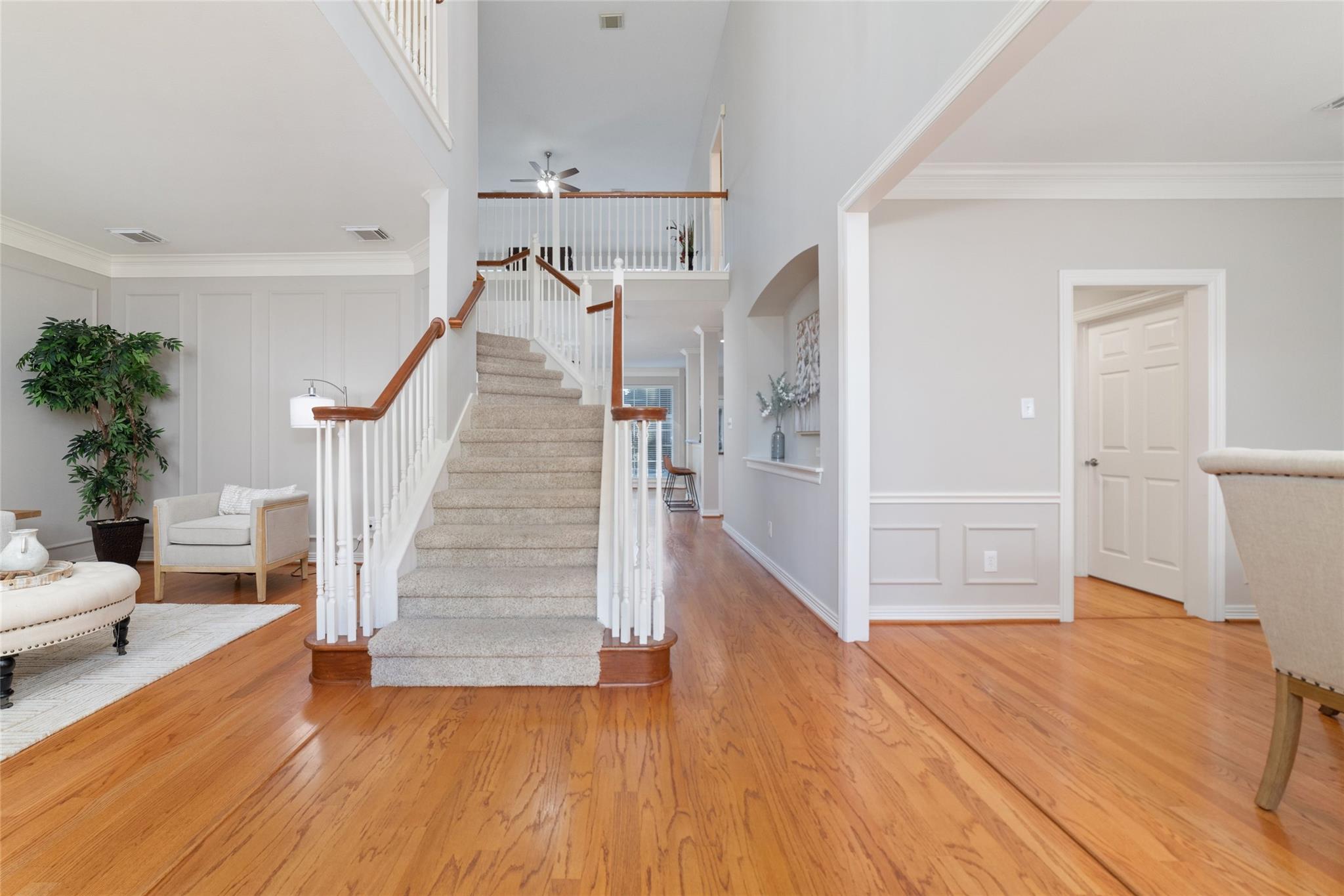 1915 Stormcroft Circle