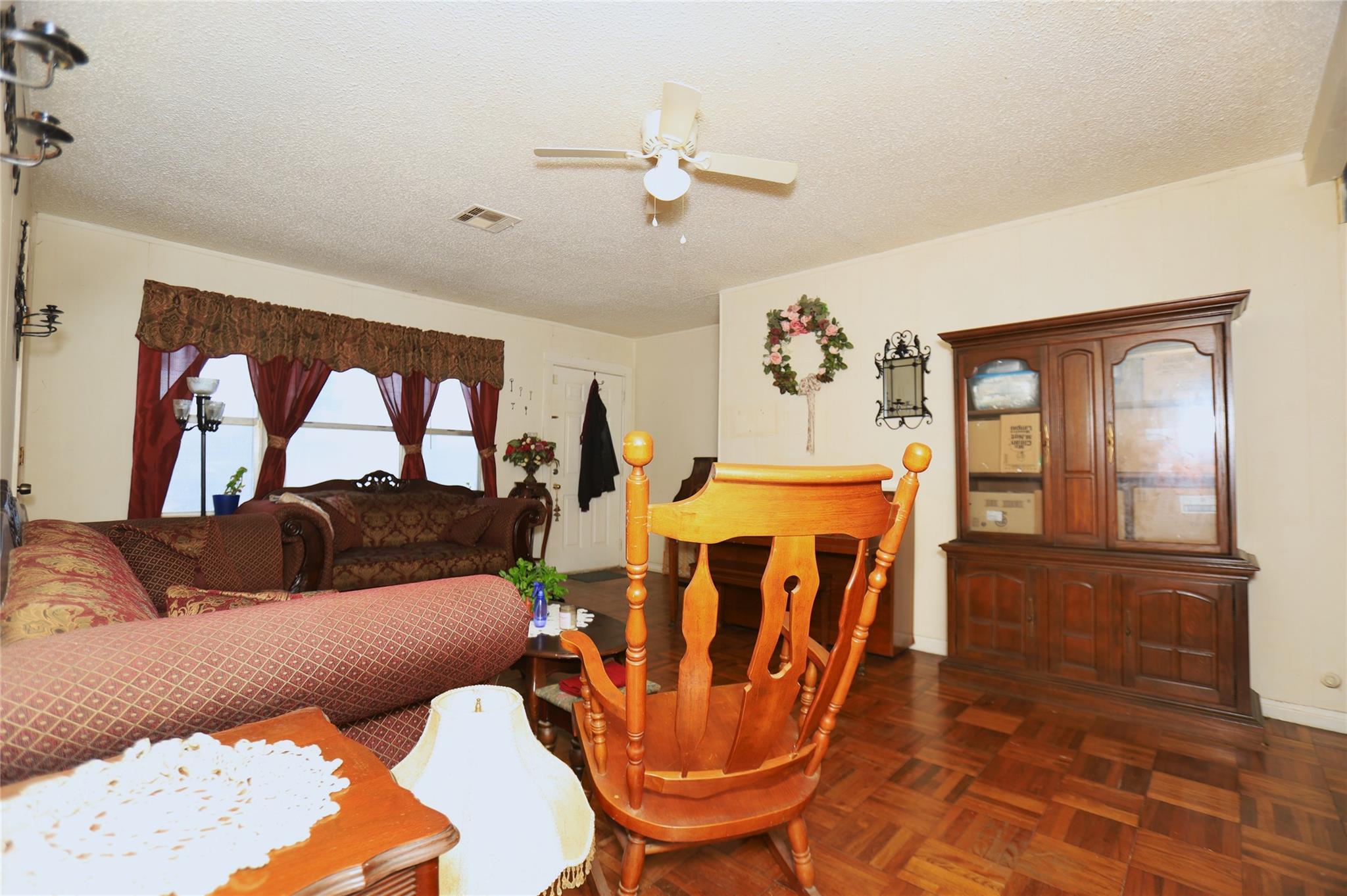 405 Center Way Street