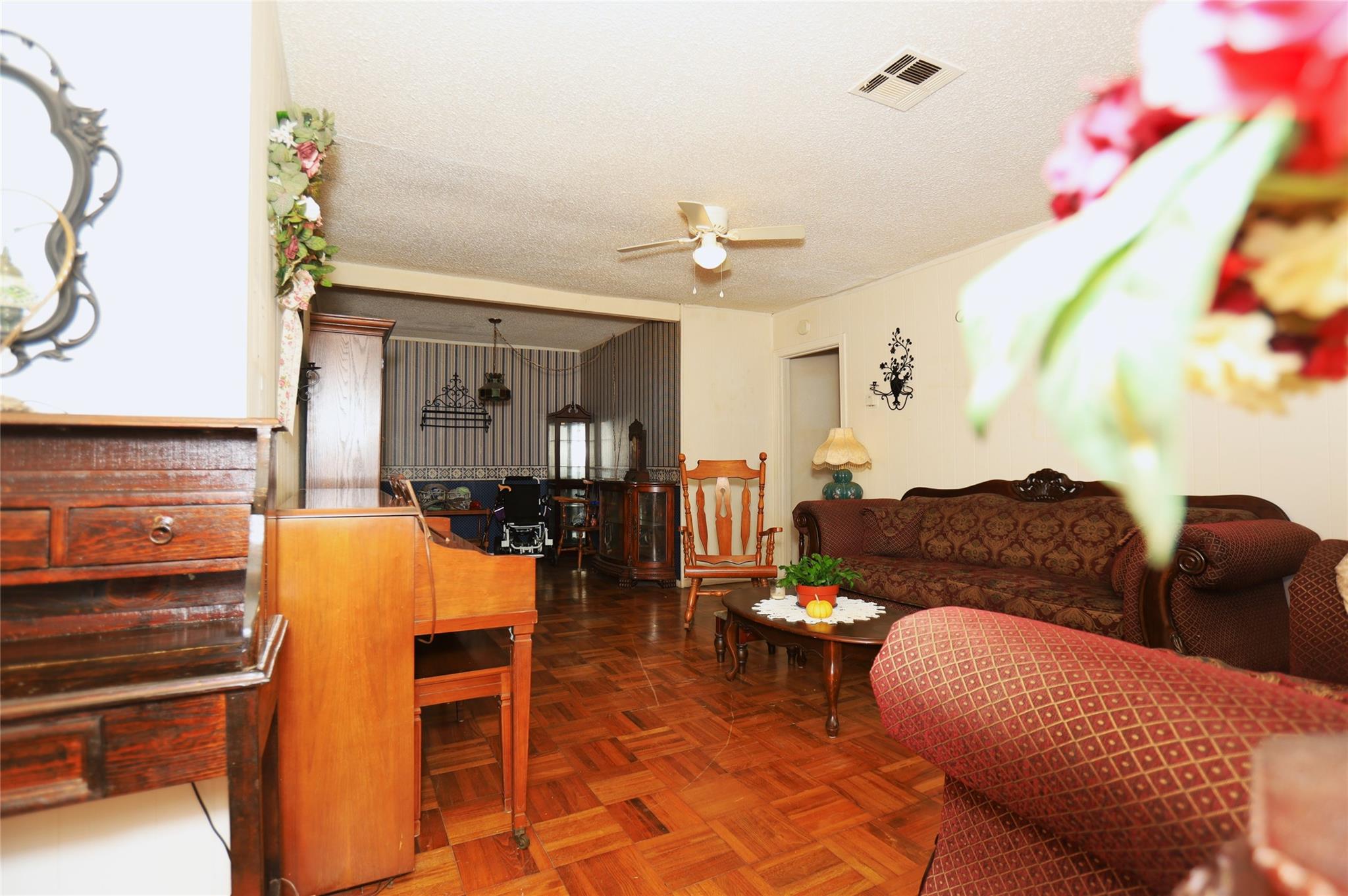 405 Center Way Street