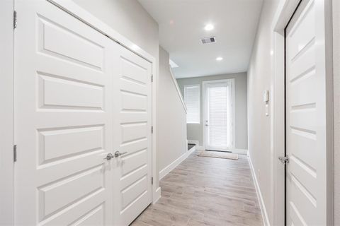 Tiny photo for 2149 Hoskins Drive, Houston, TX 77080 (MLS # 43520609)