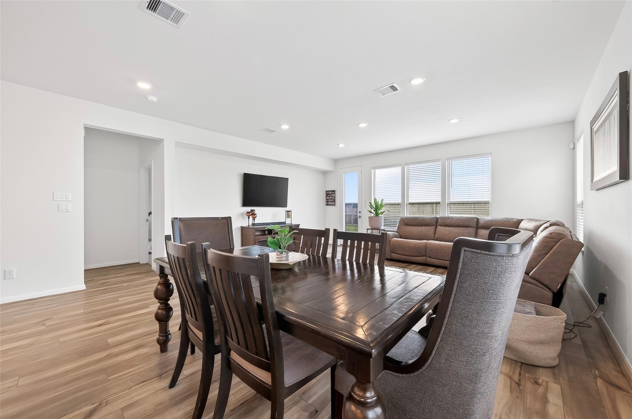 3043 Kastania Lane