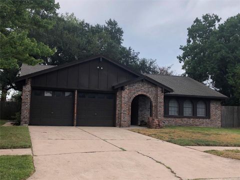 Photo of 16342 Autumn Wind Drive, Houston, TX 77090 (MLS # 27998439)