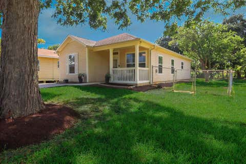 Photo of 203 3rd Street N, Texas City, TX 77590 (MLS # 65554918)