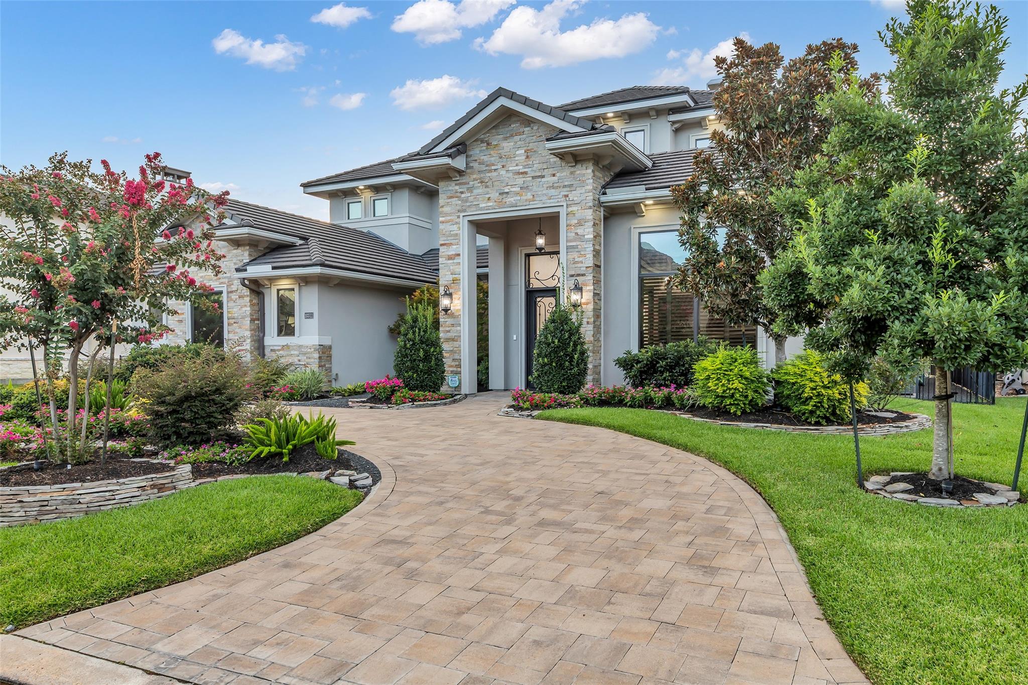 10311 Lookout Lake Court