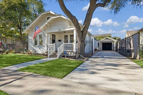 Photo of 1135 Jerome Street, Houston, TX 77009 (MLS # 72855437)