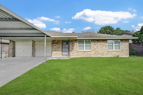 Photo of 6027 Ledbetter Street, Houston, TX 77087 (MLS # 35537988)