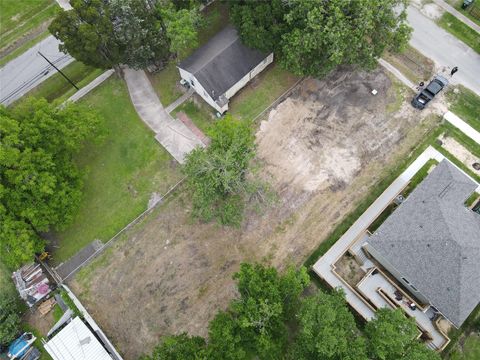 Photo of 4804 Hoffman Street, Houston, TX 77026 (MLS # 35063861)
