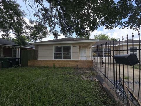 Photo of 8522 Northton Street, Houston, TX 77029 (MLS # 89541417)