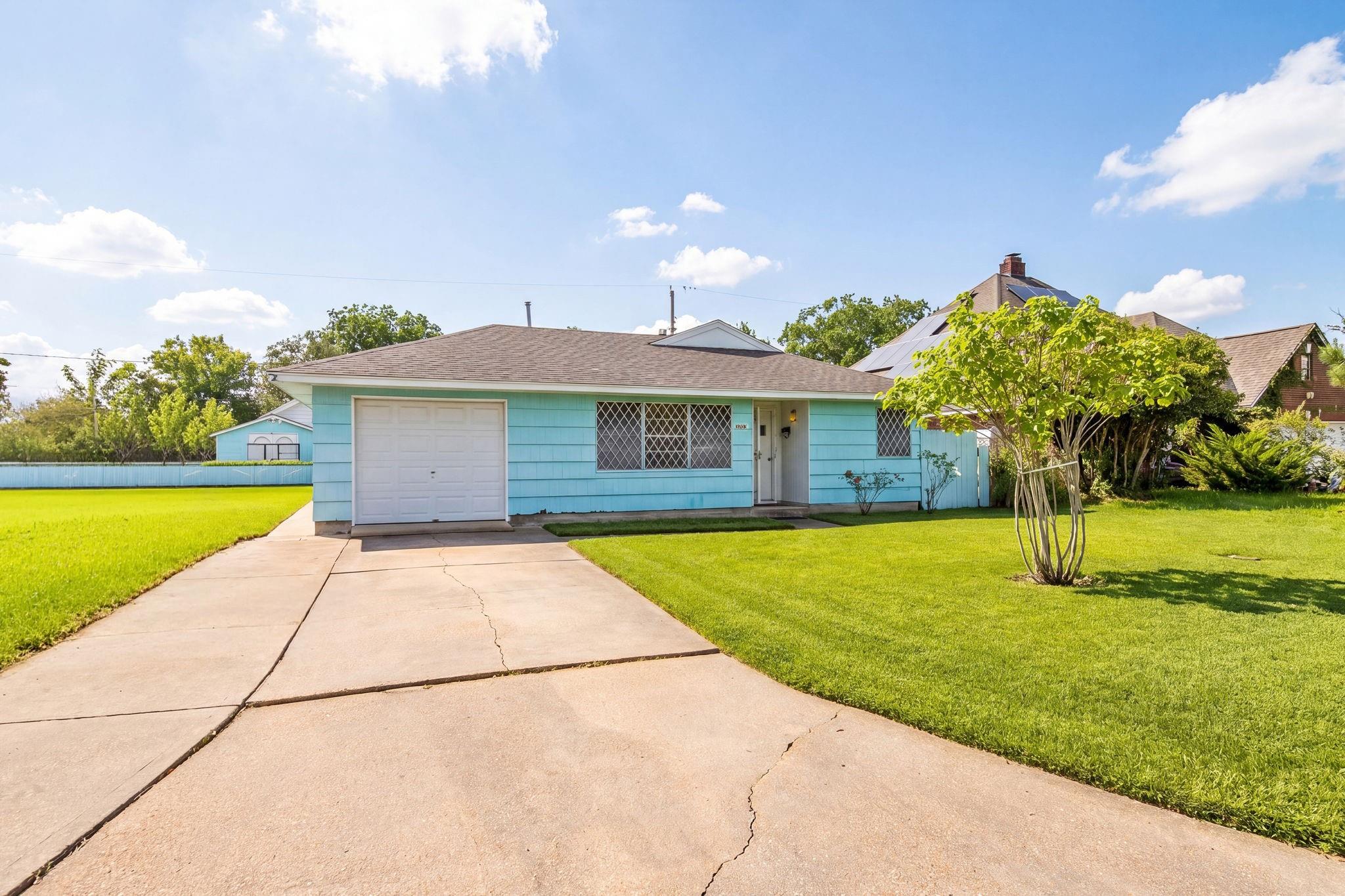 3703 Tanglebriar Drive
