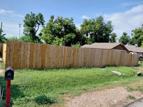 Photo of 3210 Oklahoma Street, Houston, TX 77093 (MLS # 29991956)