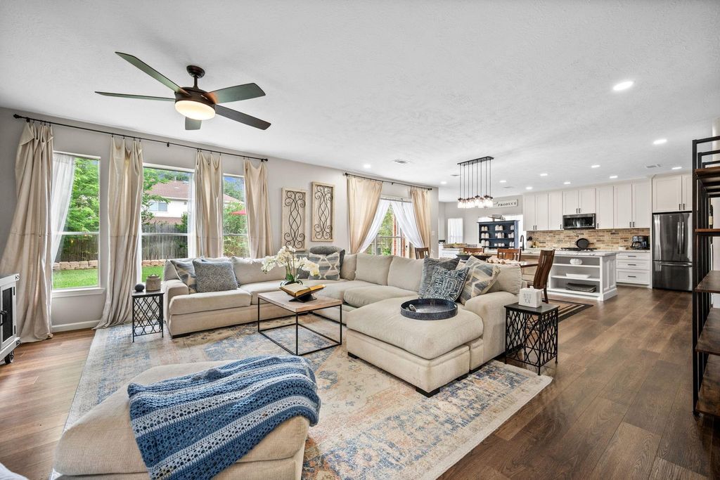 Photo of 814 Legend Spring Drive, Katy, TX 77494 (MLS # 20511512)