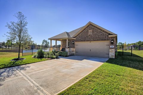 Photo of 700 Fallen Hemlock Court, Conroe, TX 77304 (MLS # 31784176)
