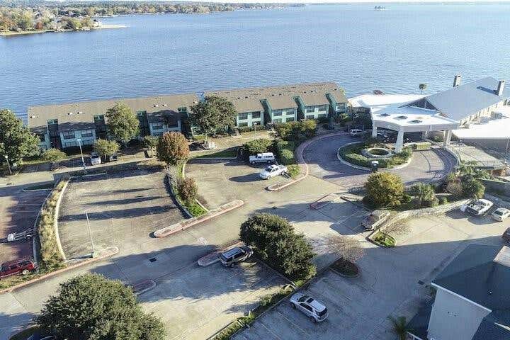 Photo of 7041 Kingston Cove Ln Ln #255, Willis, TX 77318 (MLS # 87356366)