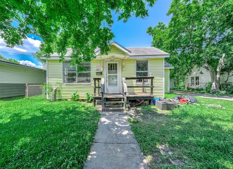 Photo of 207 N Logan Street, Texas City, TX 77590 (MLS # 91050957)