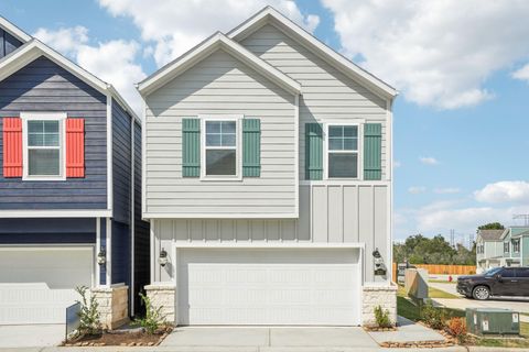 535 Avisa Drive Kemah TX 77565