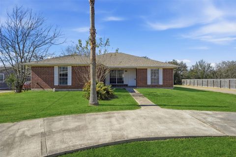 Photo of 3901 22nd Street N, Texas City, TX 77590 (MLS # 58513427)