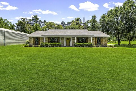 Photo of 735 Laurelia Loop Loop, Corrigan, TX 75939 (MLS # 73366667)