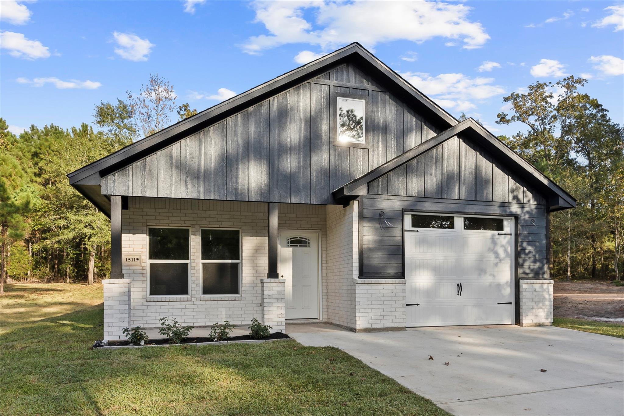 15119 Arrowhead Loop E Road