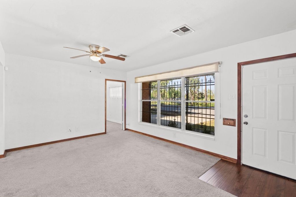 Photo of 241 W Rittenhouse Street, Houston, TX 77076 (MLS # 15811653)