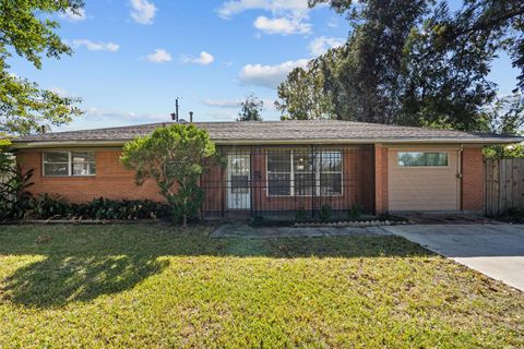 Photo of 241 W Rittenhouse Street, Houston, TX 77076 (MLS # 15811653)