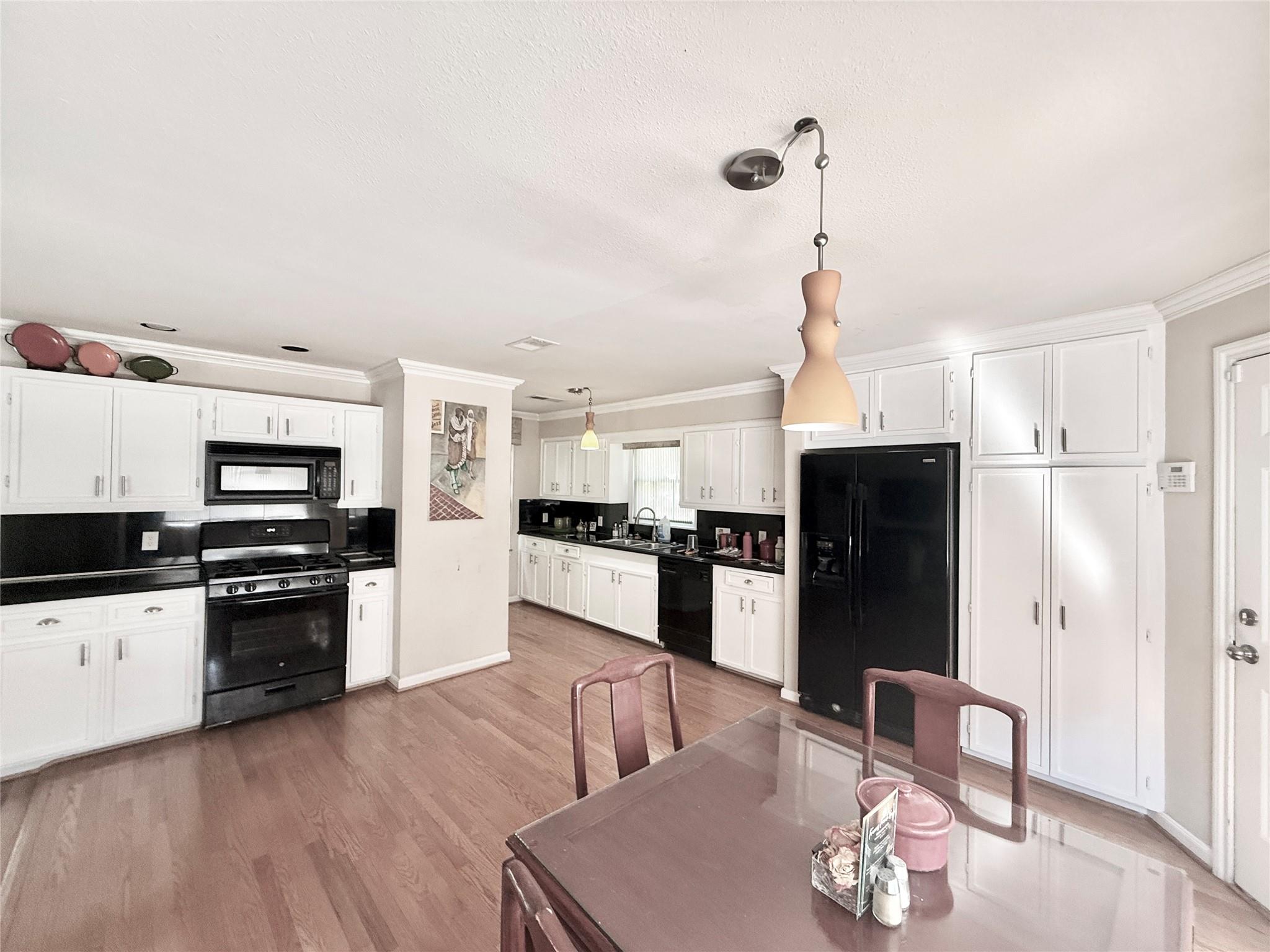 3546 Rosedale Street