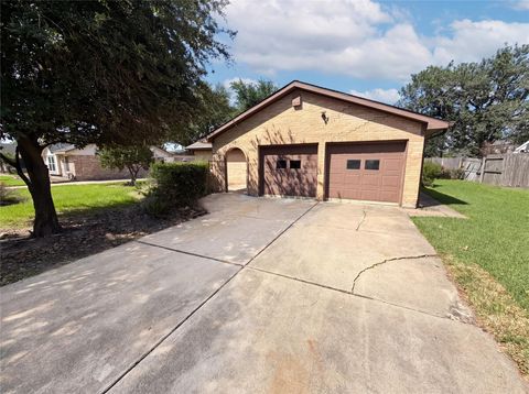 Photo of 342 Queenstown Road, Houston, TX 77015 (MLS # 61484266)
