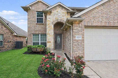 Homes For Sale - 10203 Hidden Creek Falls Lane<br/> Brookshire, TX 77423
