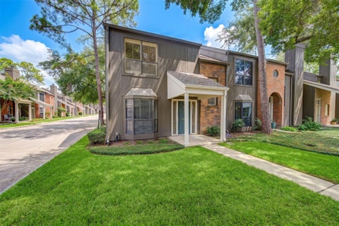 Photo of 701 Bering Drive #201, Houston, TX 77057 (MLS # 82477745)